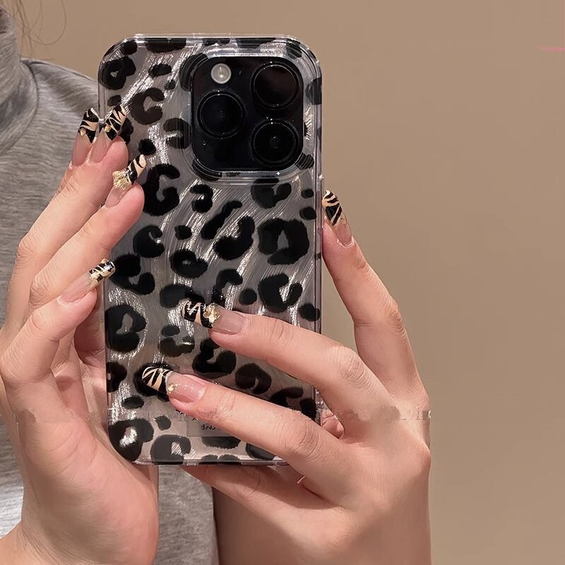 Hot Girl Black Leopard Print Suitable for Apple 17Promax Phone Case New Model 14Pro/13/16Pro Soft Case 15Xr