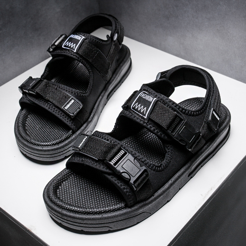 남자 샌들 2024 여름 새로운 두꺼운 밑창 한국 학생 스포츠 야외 해변 신발 국경 재고 도매