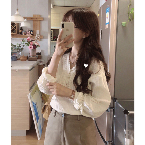 Women's Spring 2025 New Style Lace Blouse for Layering, Unique Design Sensibility, French Sweet and Charming Top