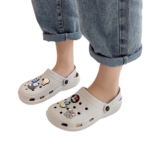 Women's thick-soled non-slip Crocs shoes with poop feeling, cartoon Internet celebrity beach Baotou sandals and slippers, soft-soled summer outer wear wholesale