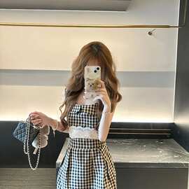 韩系女春夏秋季蕾丝边收腰无袖设计短裙甜妹娃娃领格子背心连衣裙