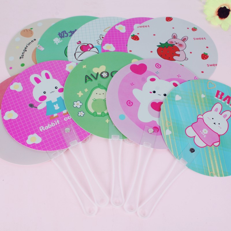 Patrón de dibujos animados lindo de verano, abanico de grupo portátil para estudiantes, abanico redondo portátil, abanico de mano para niños, regalo de empuje