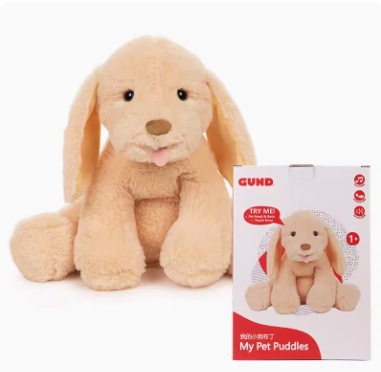 アメリカのbaby gundの誕生日熊熊の誕生日おめでとう歌はろうそくを吹いて赤ちゃんの子供のぬいぐるみをなだめる