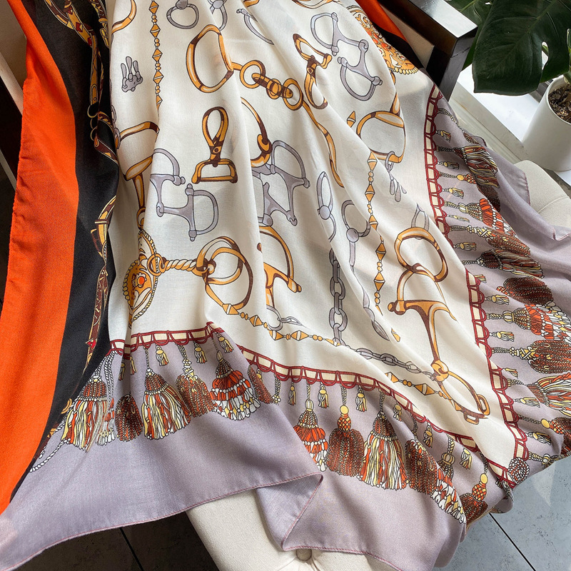 Cadena de lujo ligera impresión decorativa de algodón y lino sensación de mano bufanda cuadrada grande bufanda de protección solar de comercio exterior transfronterizo 135*135cm