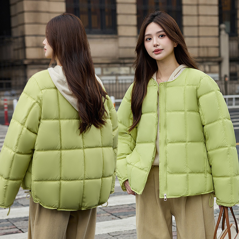 Women's New Short down Jacket, Warm Korean Style Winter Tofu Block Bread Coat, Round Neck, Fashionable for Small People, Wholesale