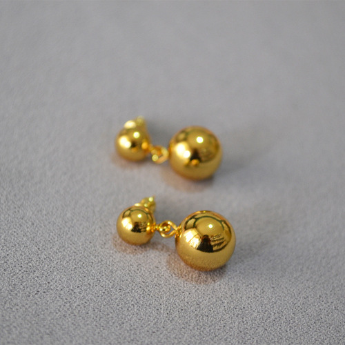 INS Cool Tone Brass Gold Plated Hollow Shiny Double Ball 925 Silver Needle Simple Elegance Earrings for Women
