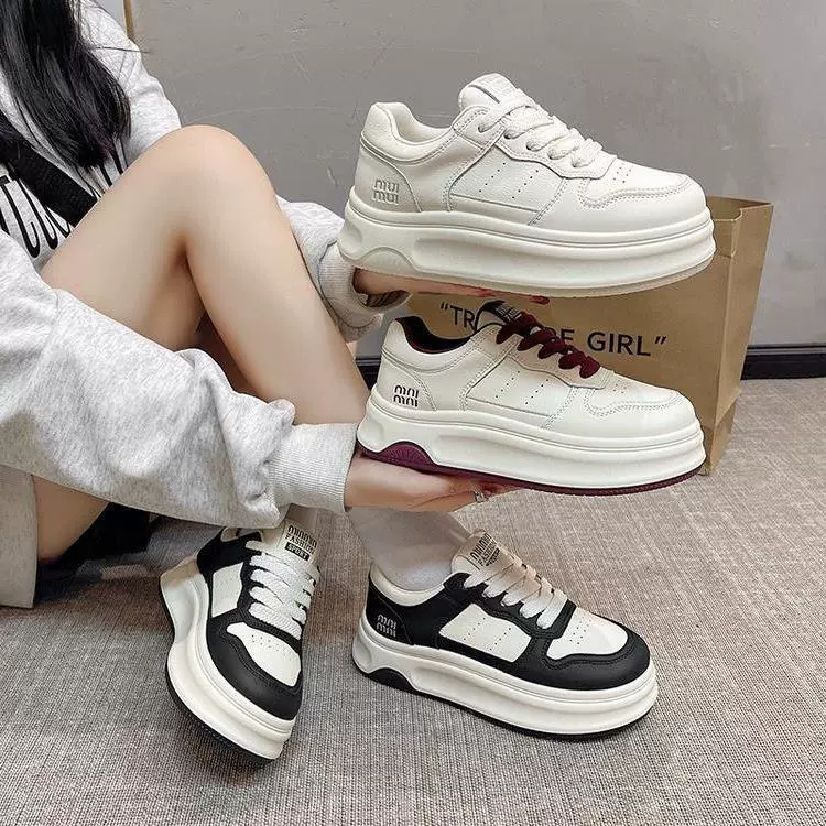 Толстая подошва маленькая белая обувь женская 2024 новая осень дикая спортивная повседневная одиночная обувь дышащая шнуровка легкая доска обувь