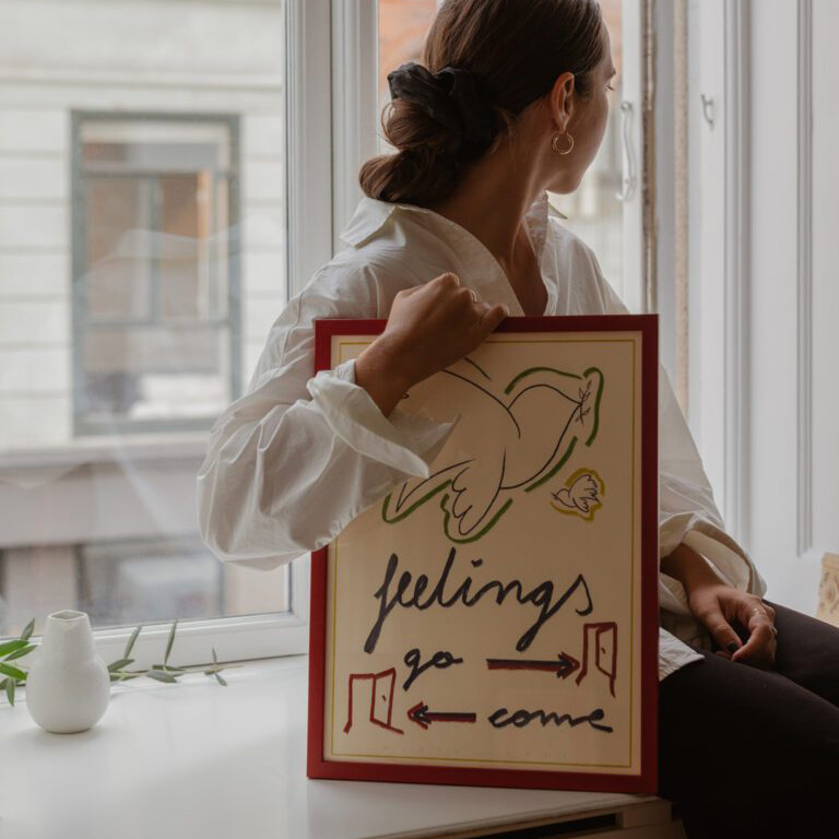 Scandinavian Retro French Abstract Art Hanging Painting Inner Core Wall Visual Decoration Painting Heart Photo Props Niche Poster