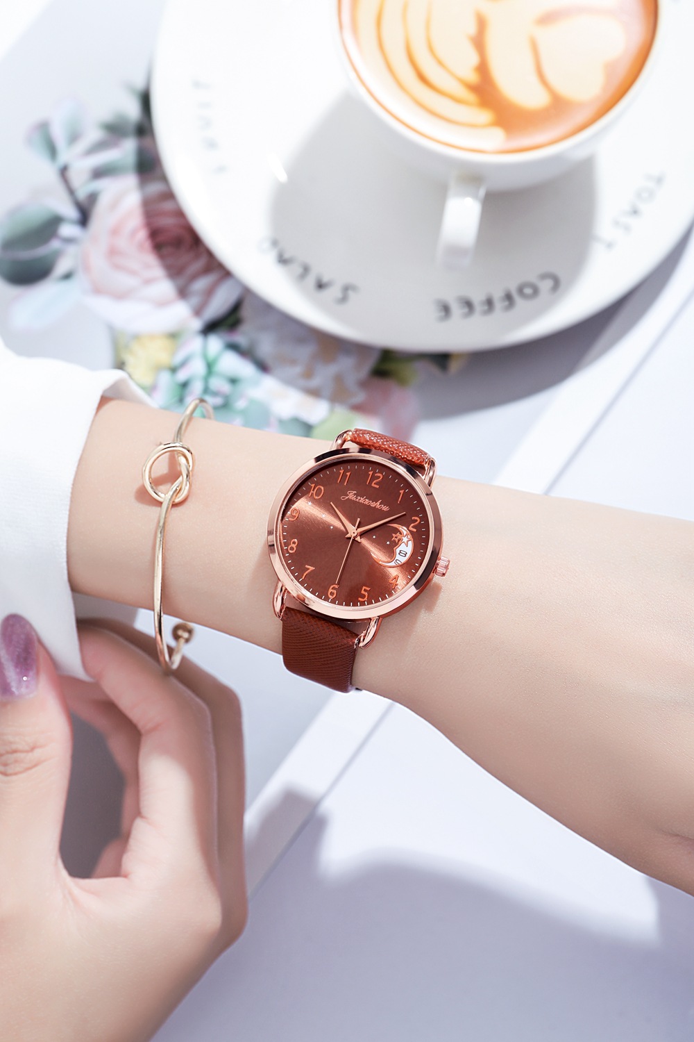 Orologio da studente in oro rosa con cinturino minimalista da donna con motivo stella lunare, nuovo prodotto caldo e alla moda 2024_voghion.com