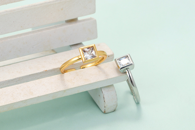 Fashion Simple Copper Micro-set Zirconium Square Diamond Copper Ring display picture 3