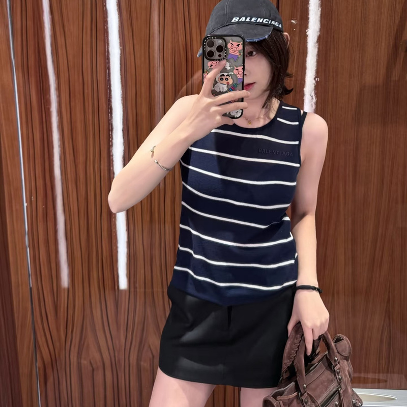 26 Summer New Fashion Versatile Round Neck Color-Block Black and White Striped Sleeveless Knit Vest Women's Knit Top Casual Shirt 26 Summer New Fashion Versatile Round Neck Color-Block Black and White Striped Sleeveless Knit Vest Women's Knit Top Casual Shirt