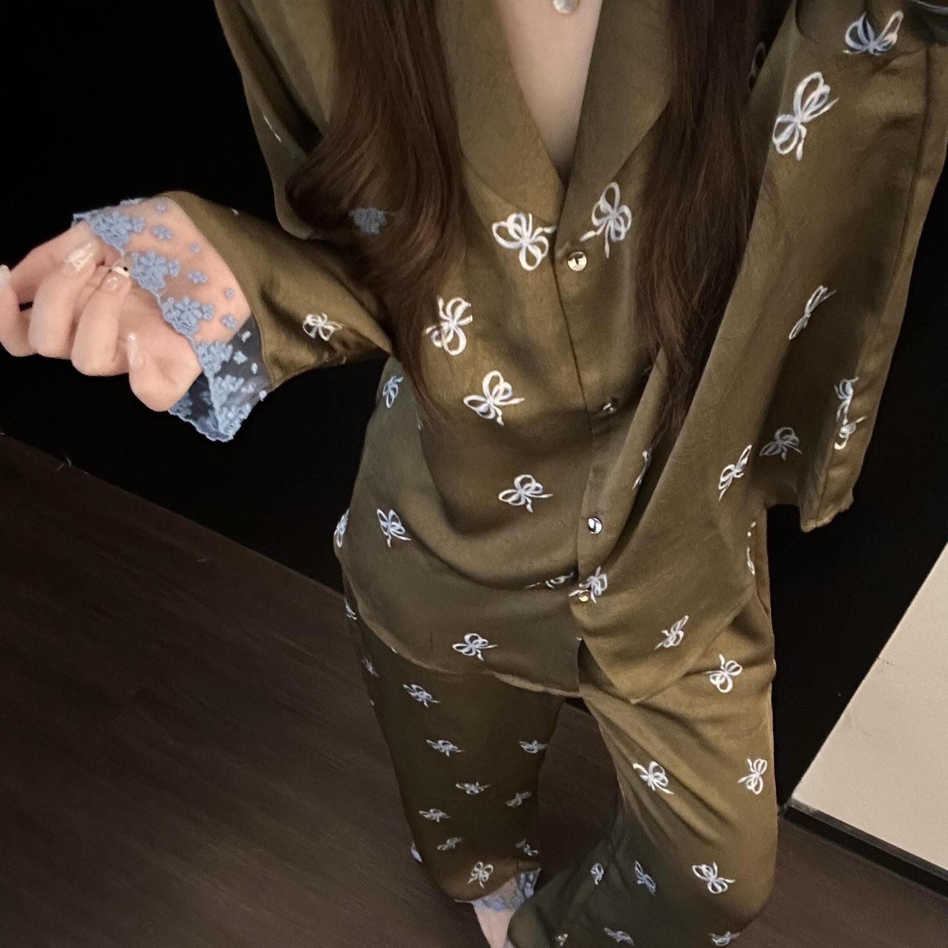 韓国スタイルのハイエンドリボンプリントアイスシルクパジャマ女性のための 2025 夏カジュアル大きいサイズスーツアウターホーム服