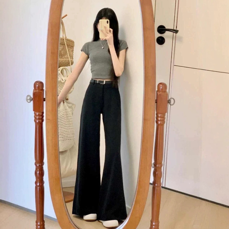 2026 new autumn collection: Hong Kong-style black straight-leg jeans, a versatile and trendy street fashion item, featuring long, floor-length pants 2026 new autumn collection: Hong Kong-style black straight-leg jeans, a versatile and trendy street fashion item, featuring long, floor-length pants