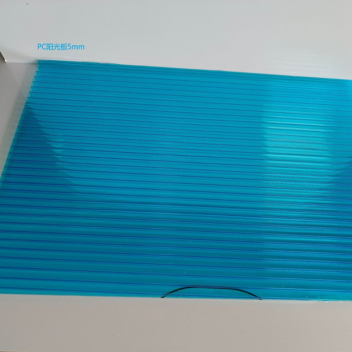 厂家生产出售透明 颜色 PC阳光板 塑料中空 雨棚 遮阳 屏风