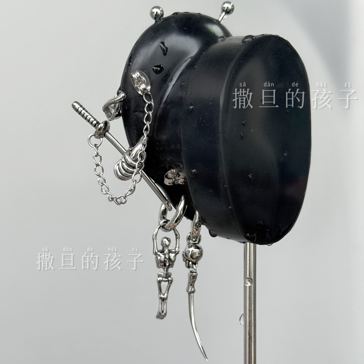 Pointed titanium steel lip stud product view