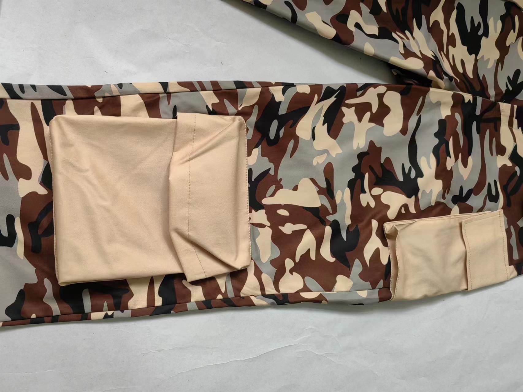 Ropa de mujer, mono holgado de cintura alta con estampado de camuflaje, con múltiples bolsillos, estilo urbano_voghion.com