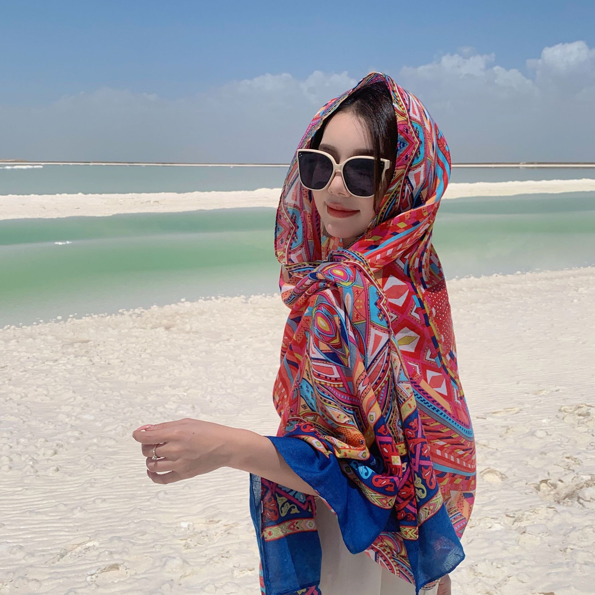 Primavera y otoño Delgado retro estilo étnico rojo geométrico impresión viajes protección solar exterior chal de algodón y lino sensación bufanda para las mujeres