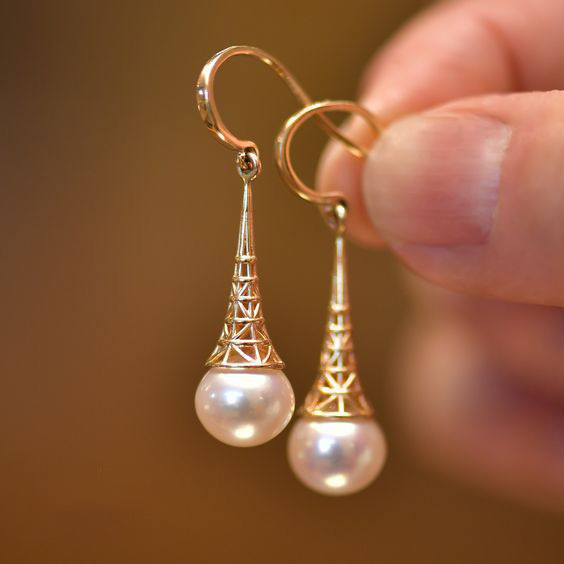 Hong Kong and Di'An Cross-Border Factory's European and American Best-Selling Creative Retro Hollow Pearl Pendant Earrings for Women, Elegant Jewelry