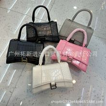 �羳���uB���{�~�yɳ©������б��μ�Ůʿ������Ʒ�|�r��Ů����