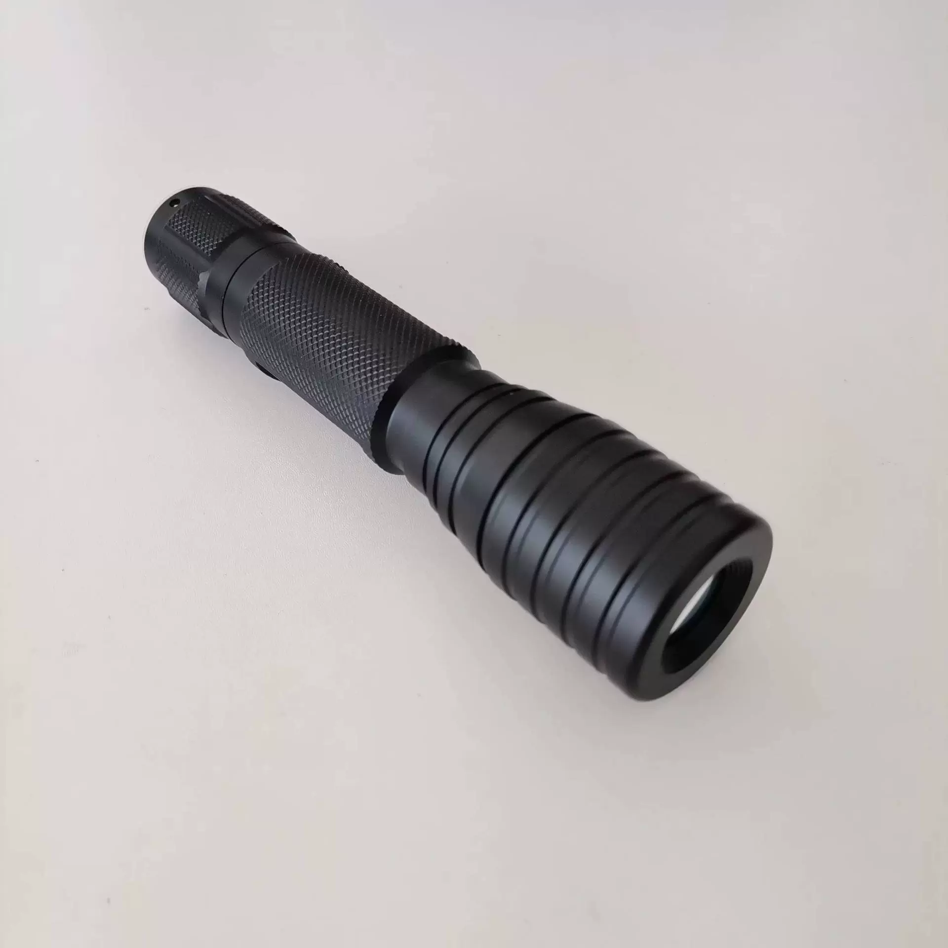 UV紫外线痕迹搜索刑侦勘查生物发现仪取证灯匀光手电筒可调光强光