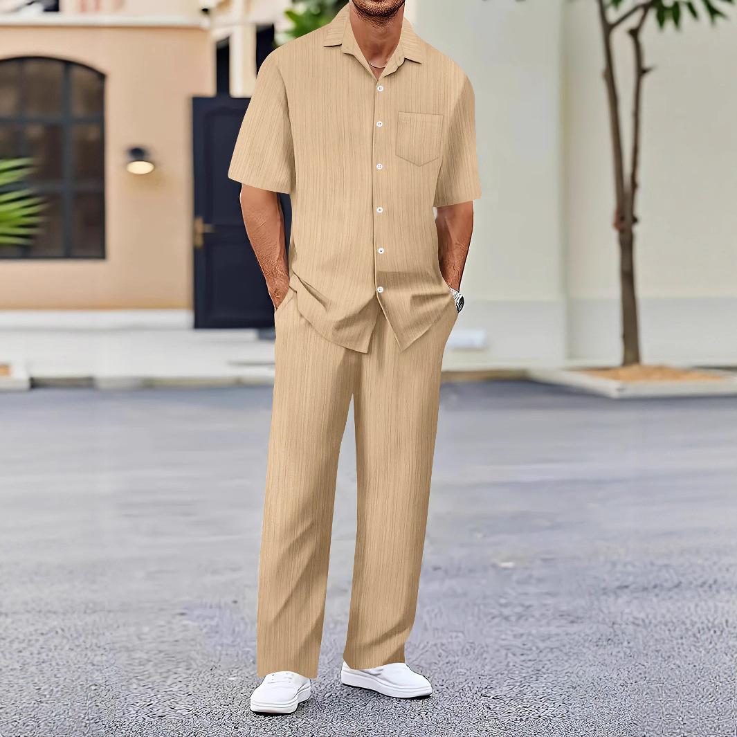 Lässiges Herren-Set aus Hemd und Hose, zweiteilig, ideal für den Alltag im Frühling, mit Wellenmuster, Kurzarm und bequemer Passform_voghion.com