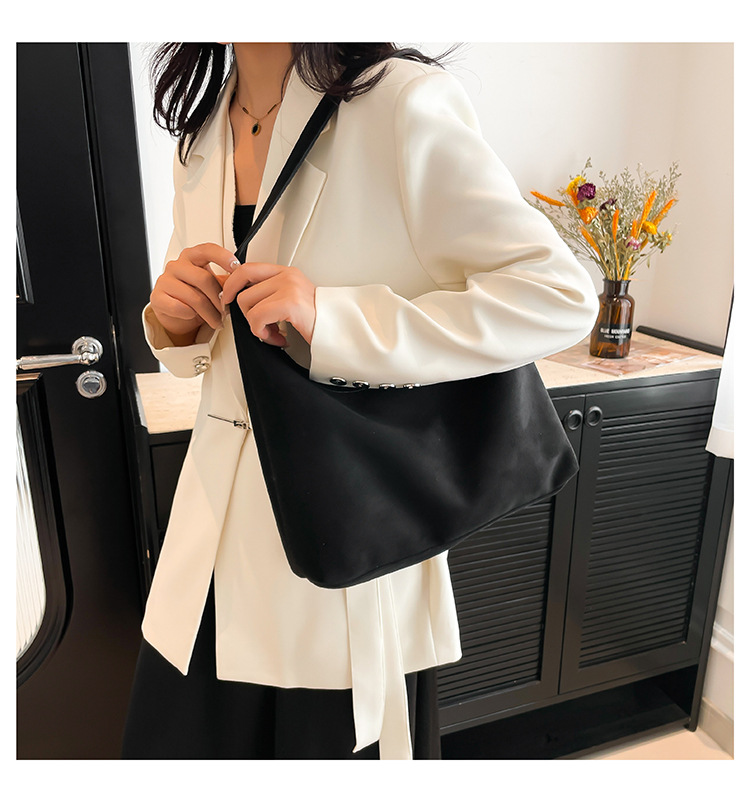 Retro casual commuting large-capacity bag for women, 2024 new autumn and winter suede tote bag, niche casual single-shoulder bag undefined