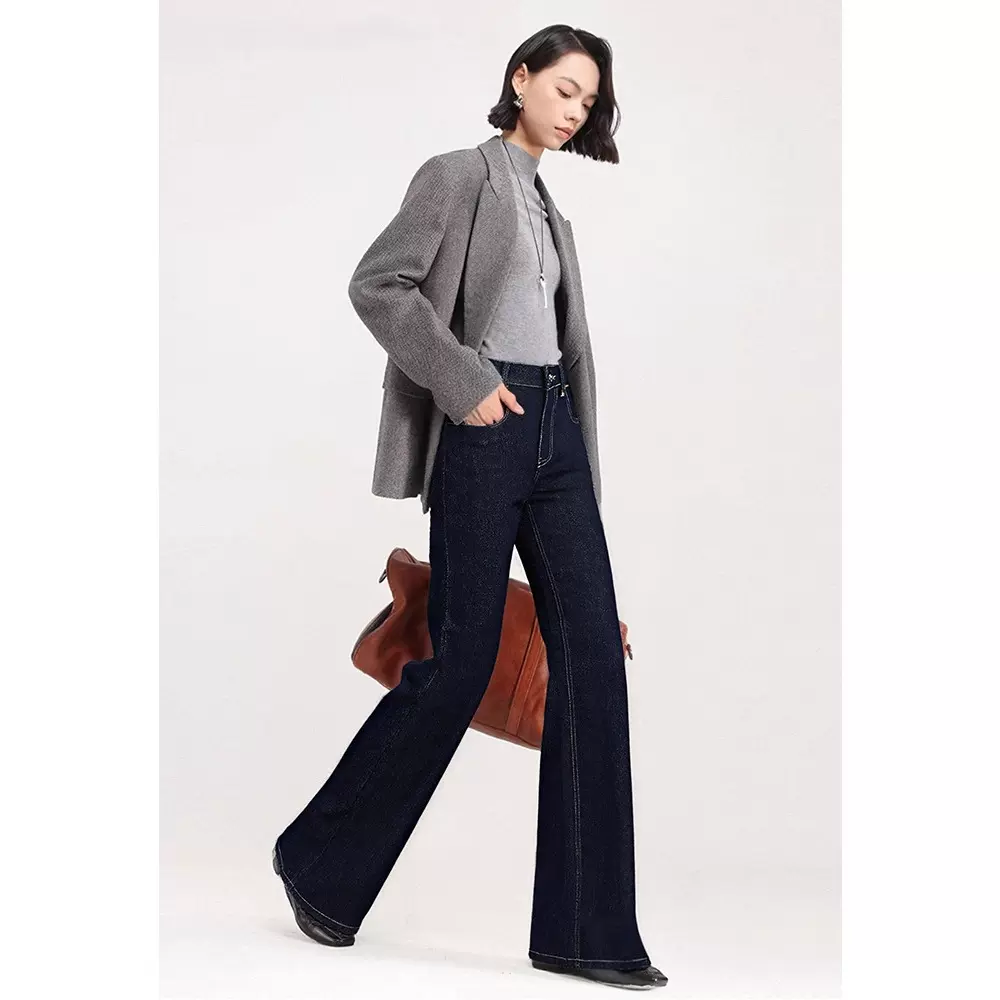 四媛 四面弹设计感洗水直筒喇叭裤25秋季新款修身显瘦牛仔裤9377