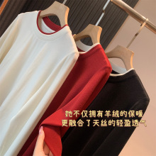 �Դ�����У���˿����ϸ������ײɫԲ���Լ���ɳ�������Ů