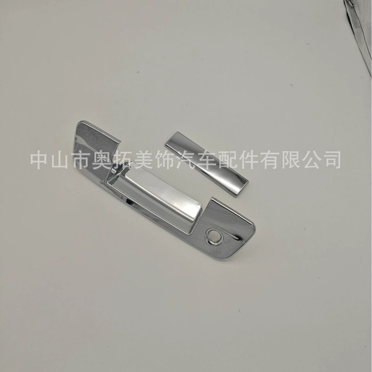 Применимо к DODGE 09-16 RAM Гальваническая ручка задней двери плоская крышка одно отверстие