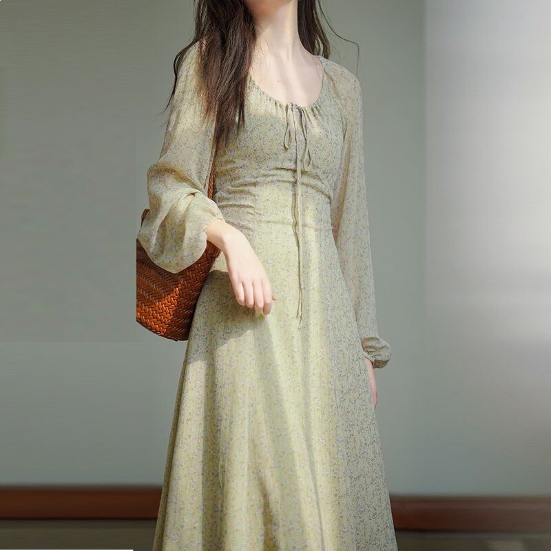 Pear-Colored Light Chiffon Dress That Enhances Complexion, Gentle and Sweet Style for Spring and Summer, Waist-Cinching French Floral Long-Sleeve Dress