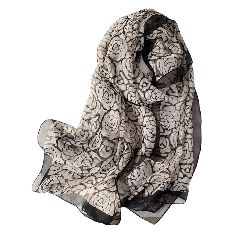 Nueva seda artificial Camelia bufanda de seda bufanda ultrafina transpirable playa toalla viajes vacaciones protector solar bufanda para las mujeres al por mayor