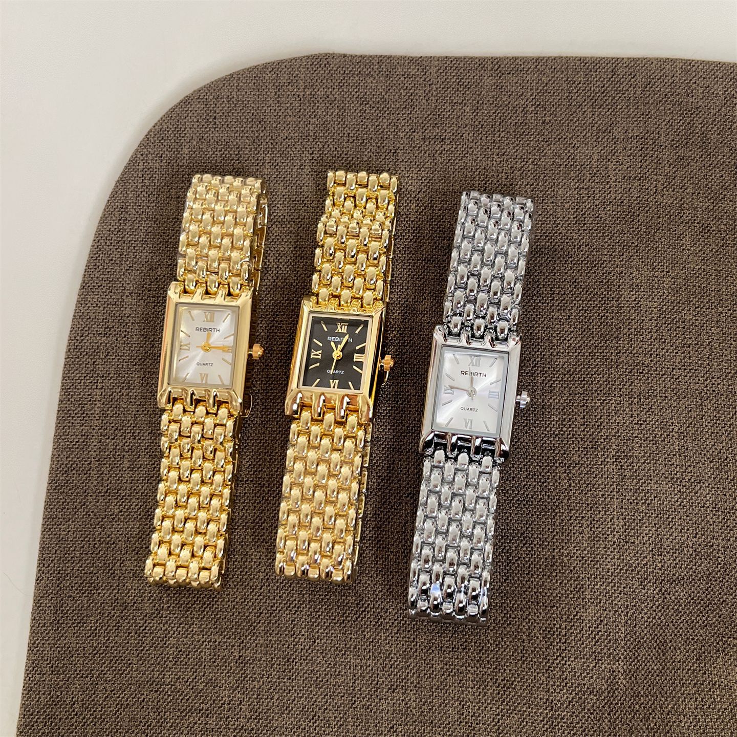 Women’s Rectangular Gold Quartz Watch With Stainless Steel Strap_voghion.com