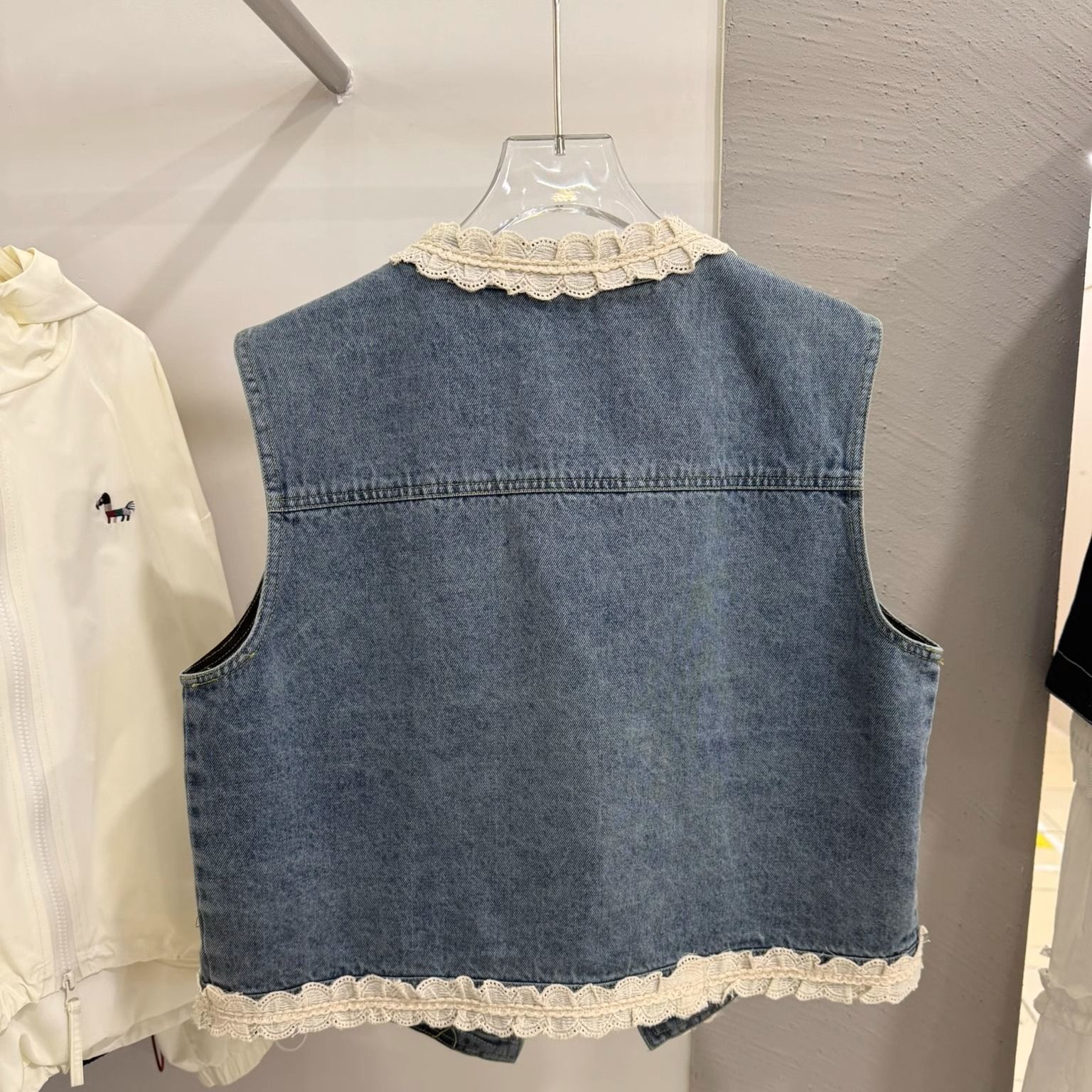 2025 primavera nueva moda versátil encaje denim chaleco de mujer suelta delgada camisa sin mangas