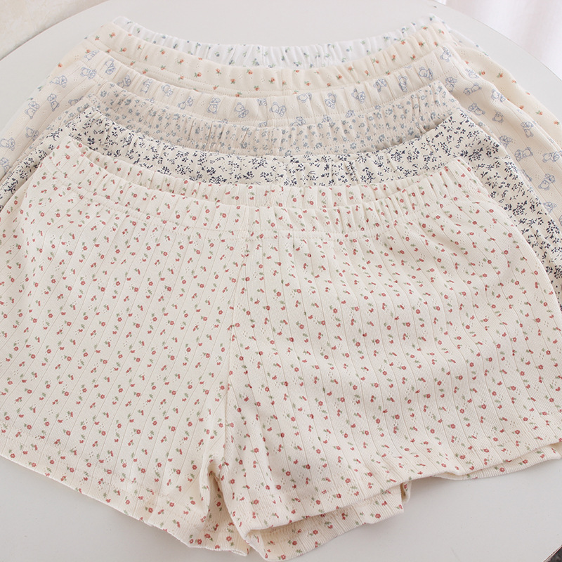 Hong Kong Style Shorts, Small Pajamas, Elastic Waist Sports Pants, Women's Spring and Summer New Floral Three-Quarter Pants, Loose Home Casual Pants Hong Kong Style Shorts, Small Pajamas, Elastic Waist Sports Pants, Women's Spring and Summer New Floral Three-Quarter Pants, Loose Home Casual Pants