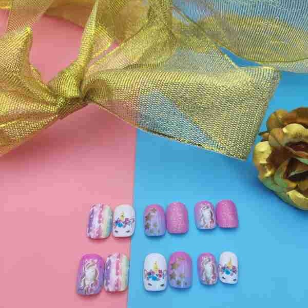 Disc 12 Pieces Children's Fake Nail and Onion Powder Wear Armor One-man Horse Cartoon Pattern Nail Paste Children's Style Disc 12 Pieces Children's Fake Nail and Onion Powder Wear Armor One-man Horse Cartoon Pattern Nail Paste Children's Style