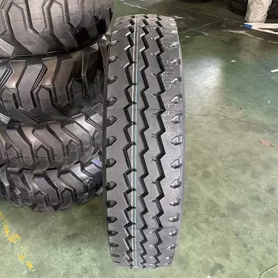 Factory Supply 12.00R24 12.00R20 11.00R20 St901 Old Three-Line Truck Steel Wire Tires