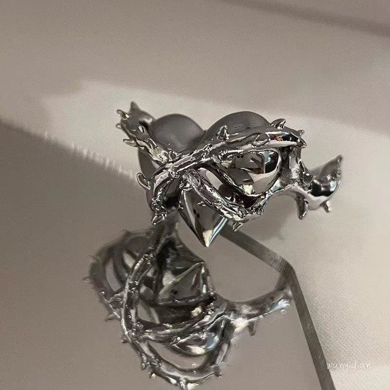 Anillo abierto de corazón para mujer, sortija de espinas_voghion.com