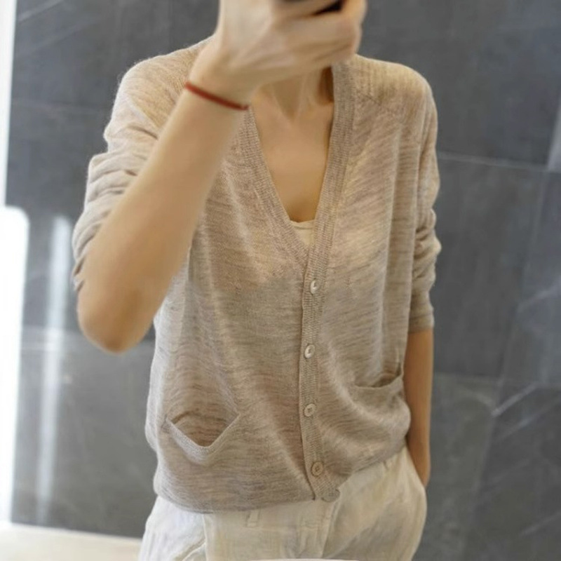 24 Summer and Autumn Worsted Thin Cashmere Knitted Cardigan Women's Short Loose V-neck Wool Outer Wearing Air-conditioning Shirt Sunscreen Shirt