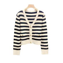 8897大香夹色小开衫新款V领蓝白条纹羊毛短款针织上衣女