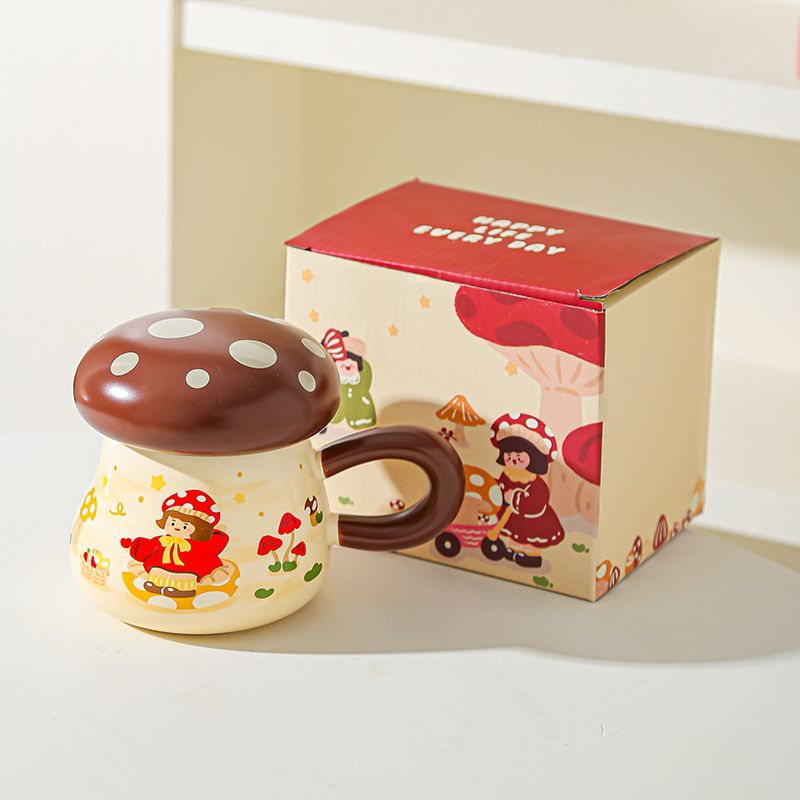 Hongo chica taza de alto valor facial acompañante regalo encantador taza de cerámica de dibujos animados con tapa de gran capacidad taza de agua potable