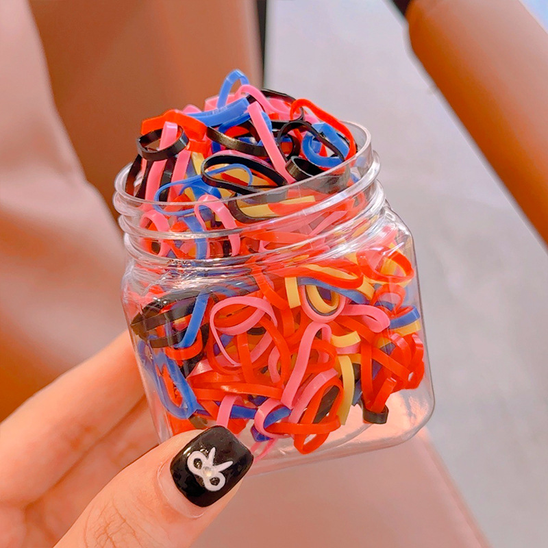 작은 항아리의 색상은 약 250입니다.