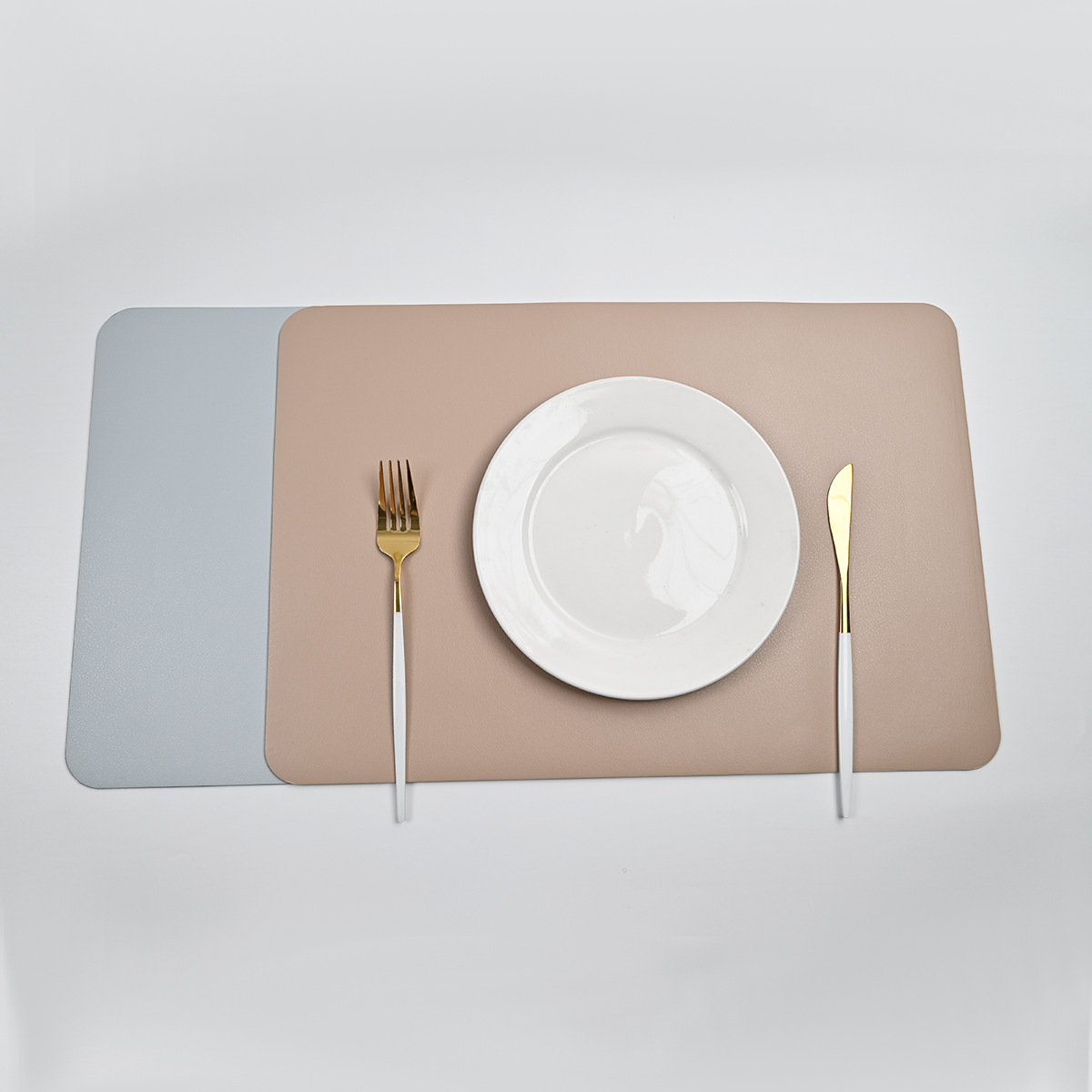 Cojín de cuero PU, almohadilla de mesa antideslizante, almohadilla de aislamiento térmico a prueba de agua, almohadilla de taza, gota de agua simple, almohadilla de comedor occidental sólida