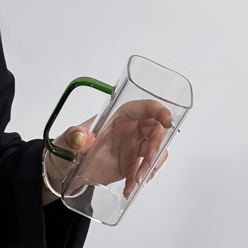 Taza de vidrio cuadrada con mango de color Taza de jugo de leche Taza para el hogar simple transparente Taza de agua de vidrio de borosilicato