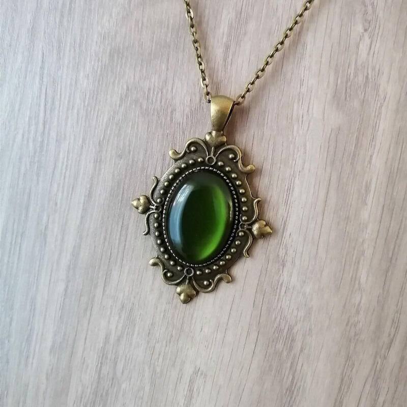 Foreign Trade Gothic Vintage Bronze Pendant Necklace Green Stone Medieval Victorian Necklace