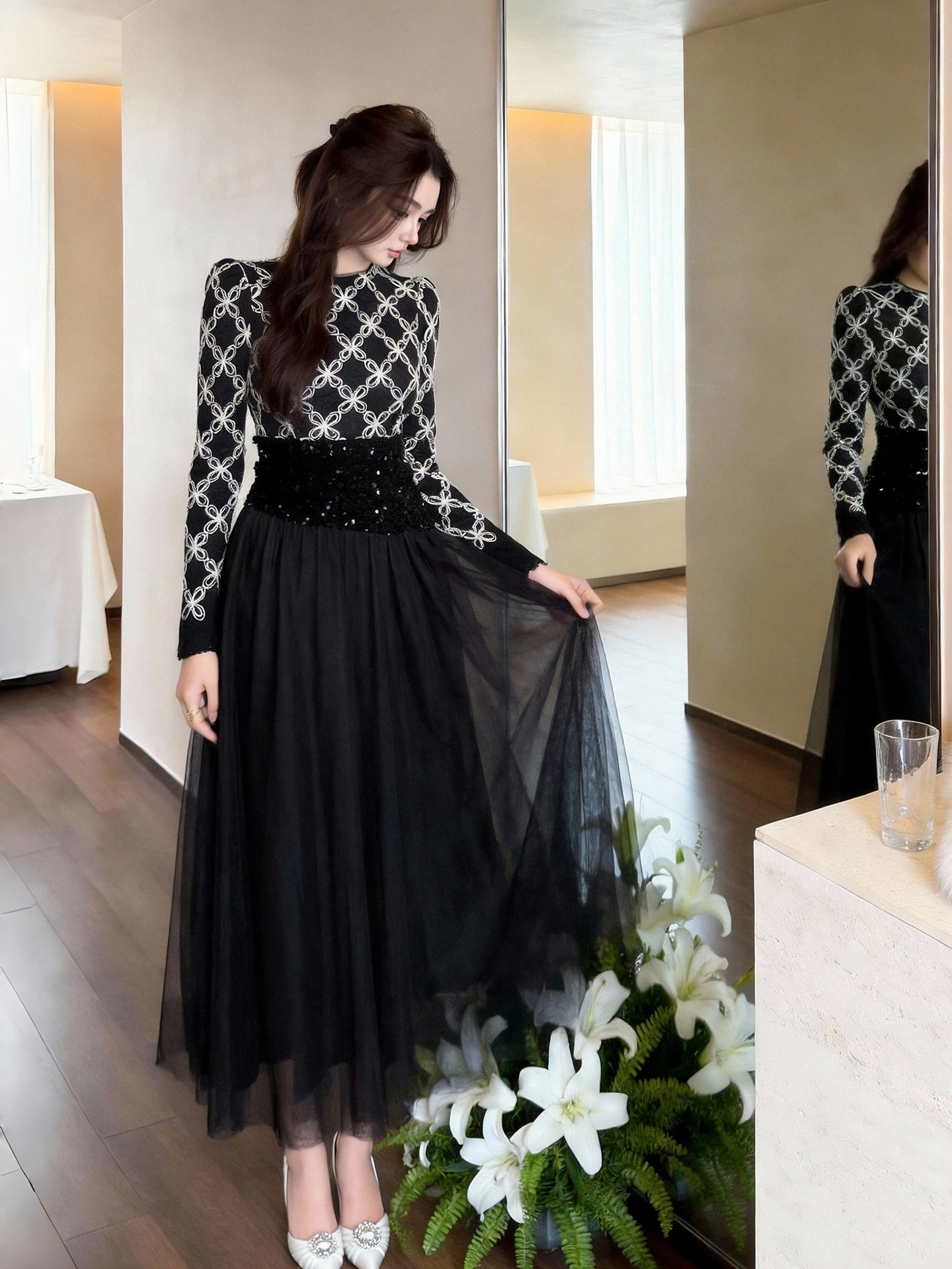 Đầm nữ cổ tròn ren thêu sequin thắt eo lưới midi — đen