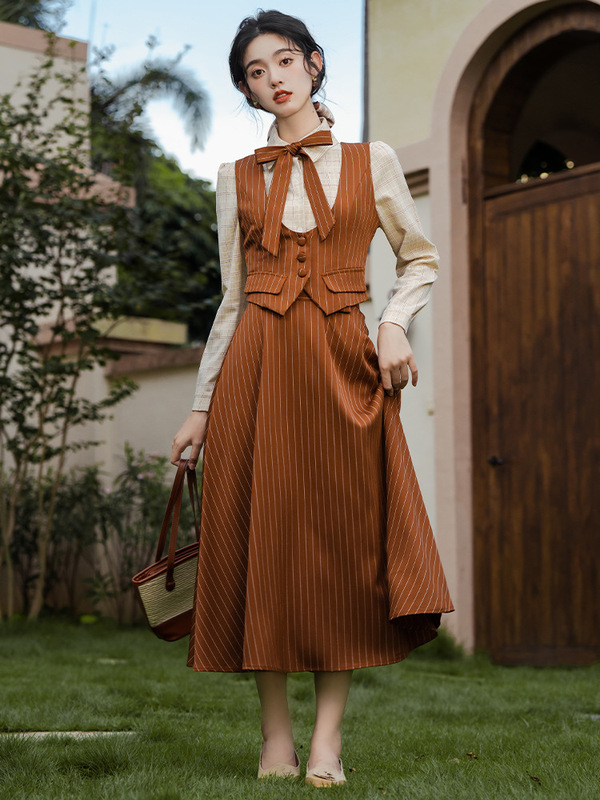 Autumn wear with a set of fashionable high-end small dress suit light luxury high-end vest shirt two-piece skirt