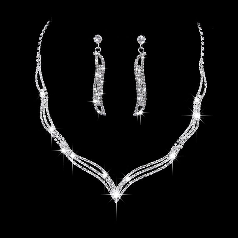 Nuevos productos de joyería de novia collar al por mayor Europa y América tres piezas conjunto de joyería de garra de diamante conjunto de suministro de comercio electrónico al por mayor