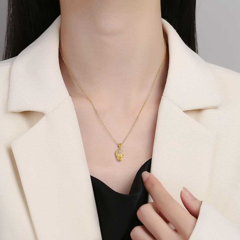 20g Weight PVD Coated Gold Plating Process Wholesale Jewelry Funny Cool Style Skull Titanium Steel Zircon 18K Gold Plated Inlay Pendant Necklace