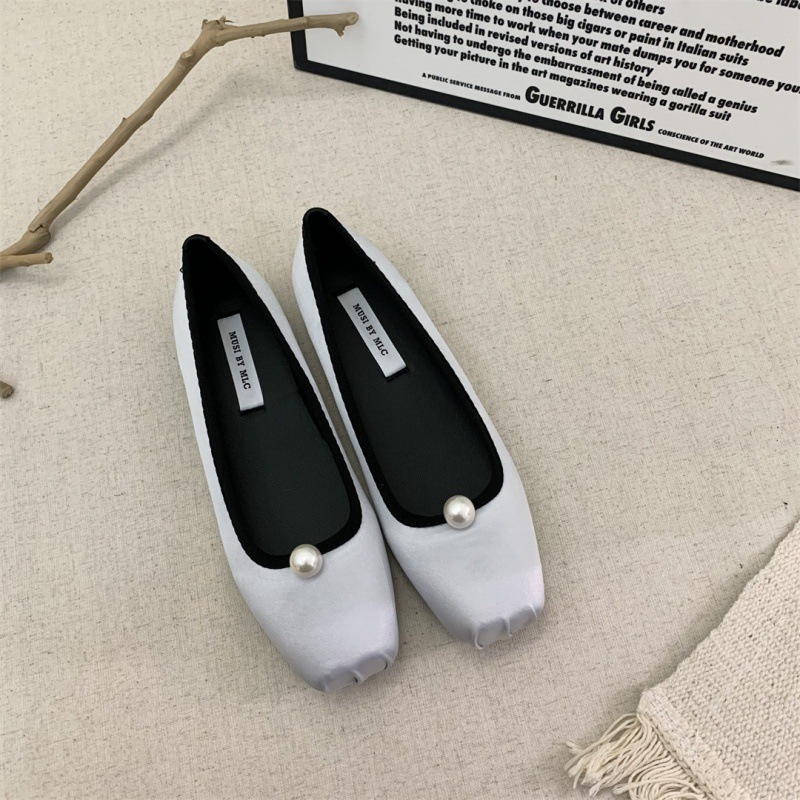 회색