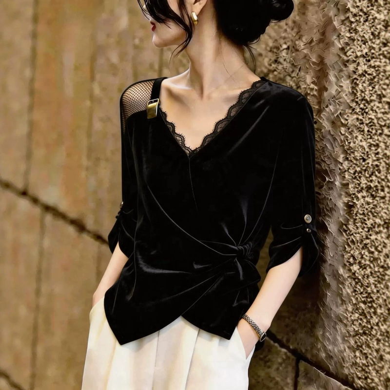Black lace-trimmed three-quarter sleeve shirt, autumn collection, Korean-style women's clothing, fitted waist, pleated design, women's top Black lace-trimmed three-quarter sleeve shirt, autumn collection, Korean-style women's clothing, fitted waist, pleated design, women's top